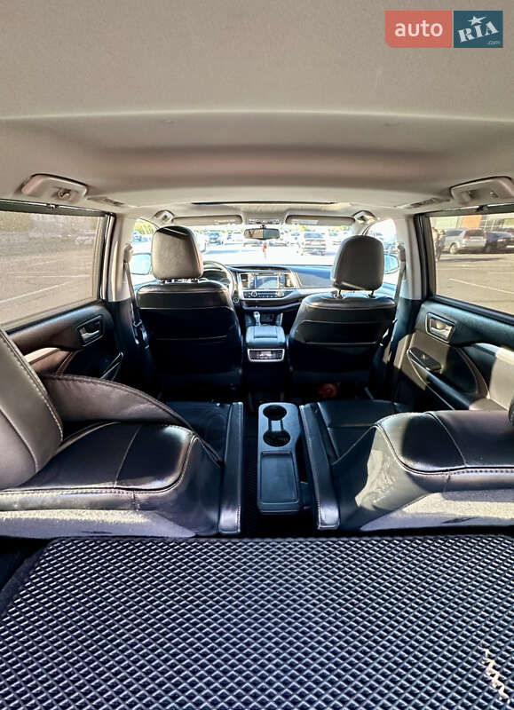 Внедорожник / Кроссовер Toyota Highlander 2015 в Полтаве фото 13 Внедорожник / Кроссовер Toyota Highlander 2015 в Полтаве