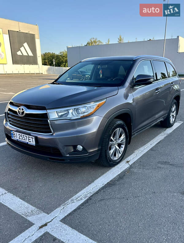 Внедорожник / Кроссовер Toyota Highlander 2015 в Полтаве фото 18 Внедорожник / Кроссовер Toyota Highlander 2015 в Полтаве