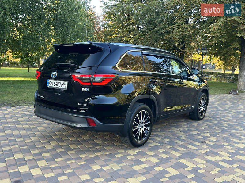 Внедорожник / Кроссовер Toyota Highlander 2016 в Броварах