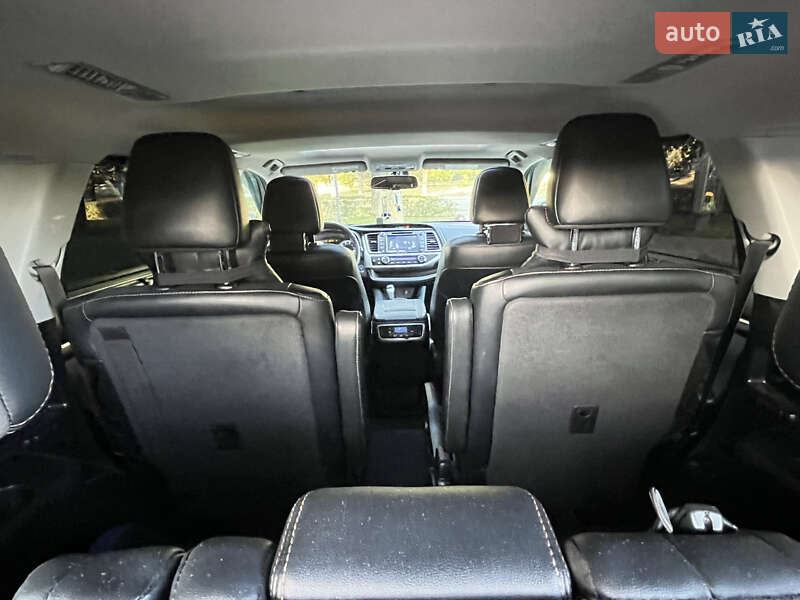 Внедорожник / Кроссовер Toyota Highlander 2016 в Броварах