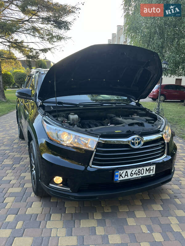 Внедорожник / Кроссовер Toyota Highlander 2016 в Броварах