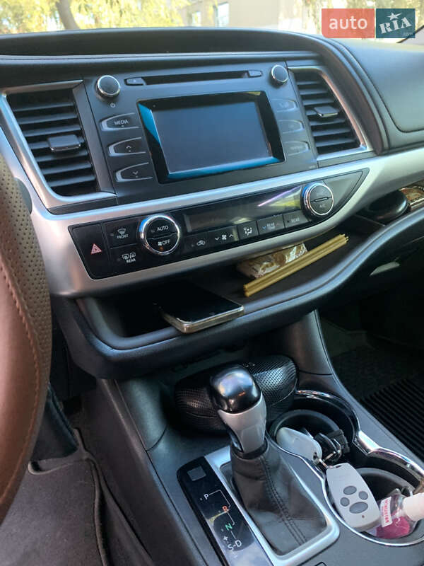 Внедорожник / Кроссовер Toyota Highlander 2017 в Харькове фото 9 Внедорожник / Кроссовер Toyota Highlander 2017 в Харькове