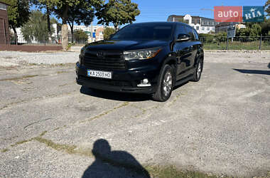 Внедорожник / Кроссовер Toyota Highlander 2015 в 