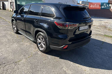 Внедорожник / Кроссовер Toyota Highlander 2015 в 