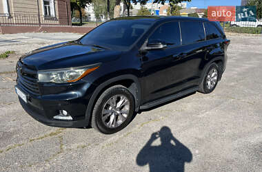 Внедорожник / Кроссовер Toyota Highlander 2015 в 