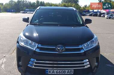 Внедорожник / Кроссовер Toyota Highlander 2016 в Киеве