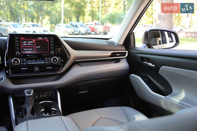 Внедорожник / Кроссовер Toyota Highlander 2021 в Харькове