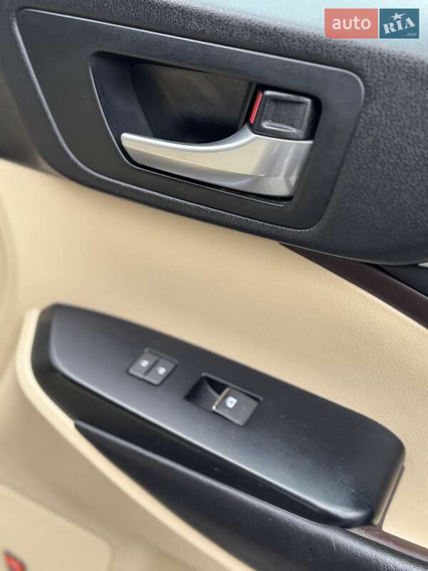 Внедорожник / Кроссовер Toyota Highlander 2015 в Львове фото 4 Внедорожник / Кроссовер Toyota Highlander 2015 в Львове