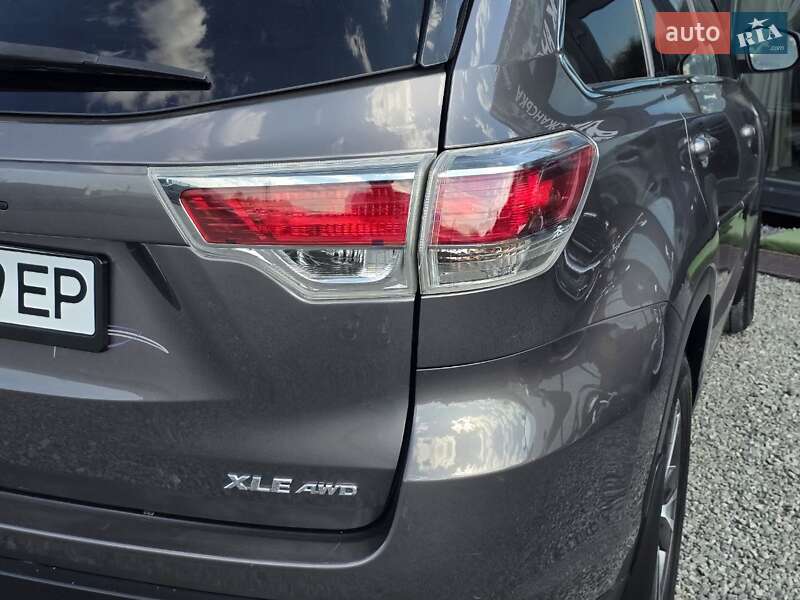 Внедорожник / Кроссовер Toyota Highlander 2015 в Тернополе фото 16 Внедорожник / Кроссовер Toyota Highlander 2015 в Тернополе