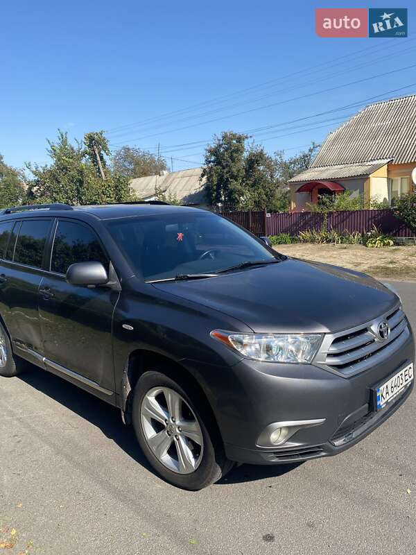 Внедорожник / Кроссовер Toyota Highlander 2013 в Житомире