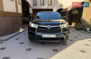 Внедорожник / Кроссовер Toyota Highlander 2014 в 
