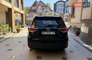 Внедорожник / Кроссовер Toyota Highlander 2014 в 