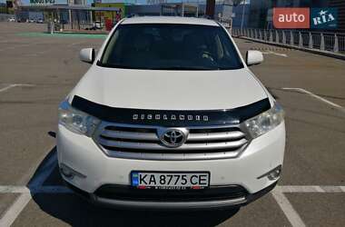 Позашляховик / Кросовер Toyota Highlander 2013 в 