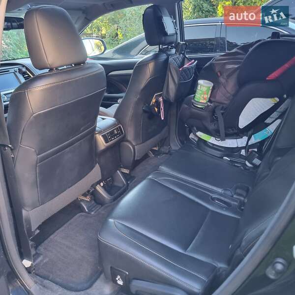 Внедорожник / Кроссовер Toyota Highlander 2015 в Киеве