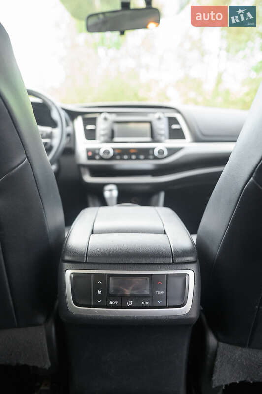 Внедорожник / Кроссовер Toyota Highlander 2015 в Новояворовске фото 20 Внедорожник / Кроссовер Toyota Highlander 2015 в Новояворовске