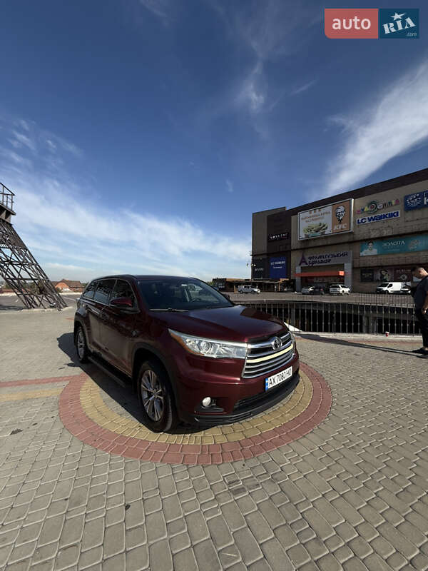 Внедорожник / Кроссовер Toyota Highlander 2015 в Харькове