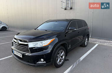 Позашляховик / Кросовер Toyota Highlander 2016 в Києві