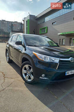 Внедорожник / Кроссовер Toyota Highlander 2014 в Кривом Роге