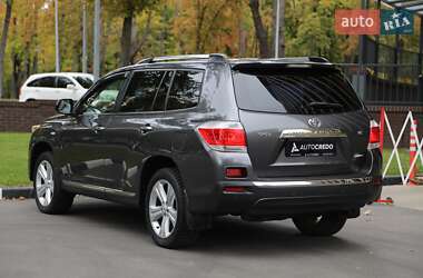 Внедорожник / Кроссовер Toyota Highlander 2012 в 