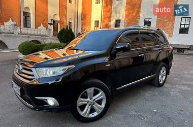 Внедорожник / Кроссовер Toyota Highlander 2013 в 