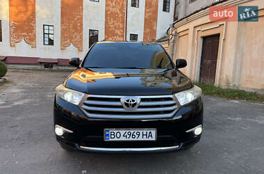 Внедорожник / Кроссовер Toyota Highlander 2013 в 