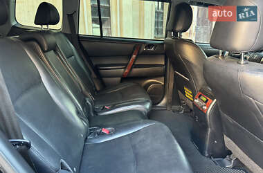 Внедорожник / Кроссовер Toyota Highlander 2013 в 