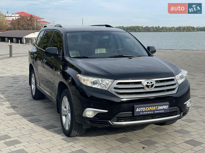 Внедорожник / Кроссовер Toyota Highlander 2013 в Днепре