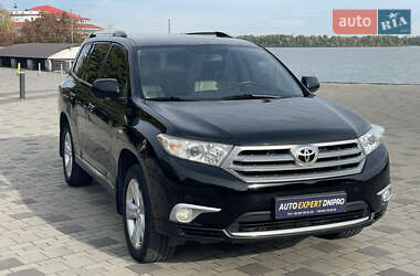 Внедорожник / Кроссовер Toyota Highlander 2013 в 