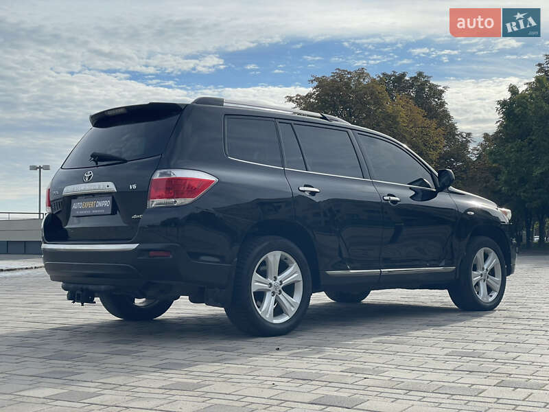 Внедорожник / Кроссовер Toyota Highlander 2013 в Днепре