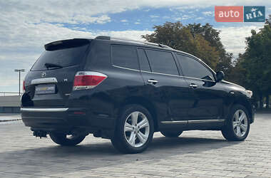 Внедорожник / Кроссовер Toyota Highlander 2013 в 