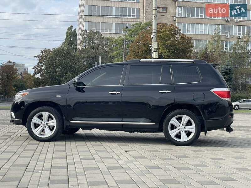 Внедорожник / Кроссовер Toyota Highlander 2013 в Днепре