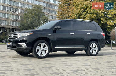 Внедорожник / Кроссовер Toyota Highlander 2013 в 