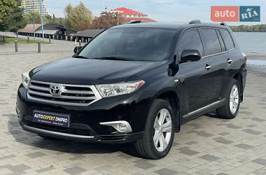 Внедорожник / Кроссовер Toyota Highlander 2013 в 
