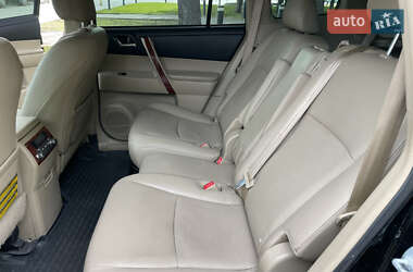 Внедорожник / Кроссовер Toyota Highlander 2013 в 
