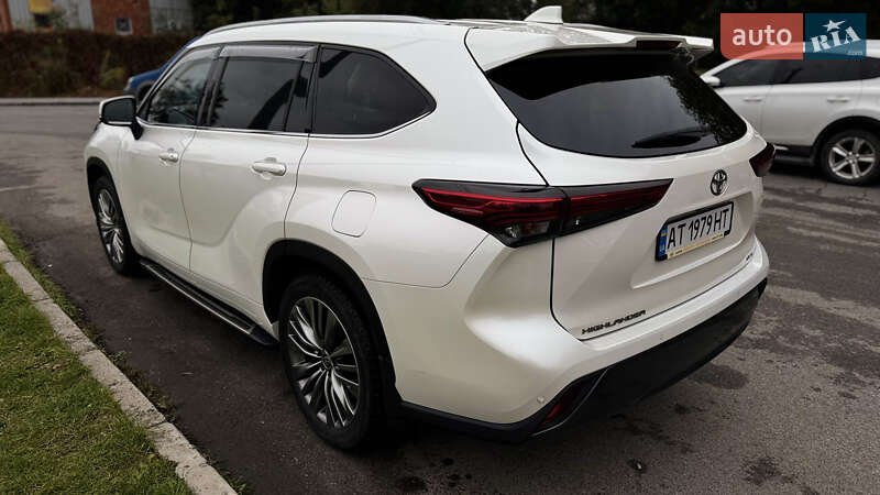 Внедорожник / Кроссовер Toyota Highlander 2020 в Черновцах