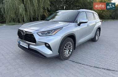 Внедорожник / Кроссовер Toyota Highlander 2021 в Копычинце