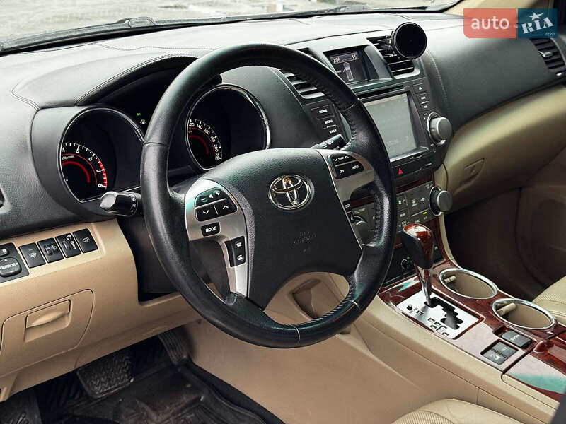 Внедорожник / Кроссовер Toyota Highlander 2012 в Харькове фото 13 Внедорожник / Кроссовер Toyota Highlander 2012 в Харькове