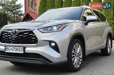Позашляховик / Кросовер Toyota Highlander 2022 в Тернополі