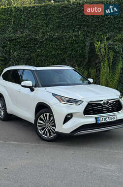 Внедорожник / Кроссовер Toyota Highlander 2021 в Киеве