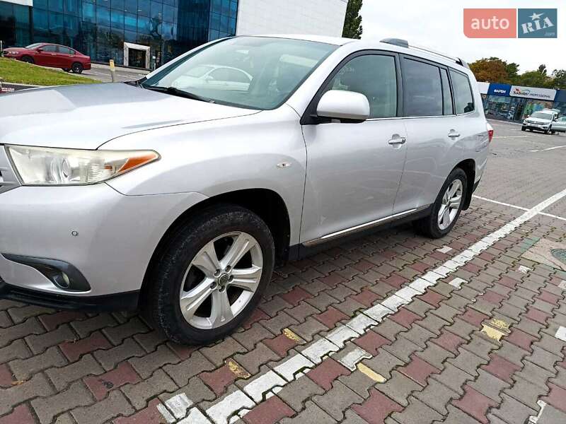 Toyota Highlander 2011