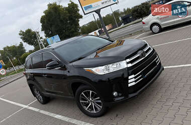Позашляховик / Кросовер Toyota Highlander 2019 в Києві