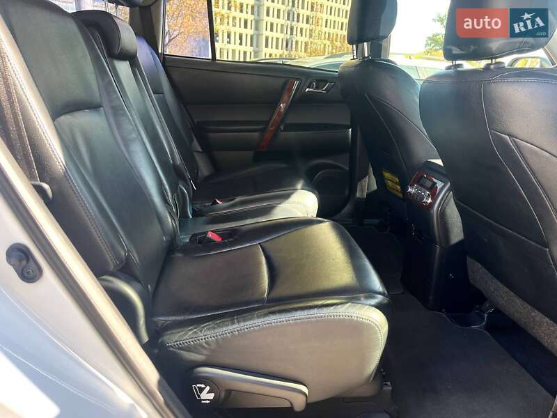 Внедорожник / Кроссовер Toyota Highlander 2013 в Днепре фото 13 Внедорожник / Кроссовер Toyota Highlander 2013 в Днепре