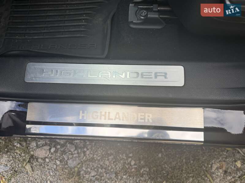 Внедорожник / Кроссовер Toyota Highlander 2020 в Киеве