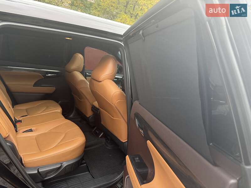 Внедорожник / Кроссовер Toyota Highlander 2020 в Киеве