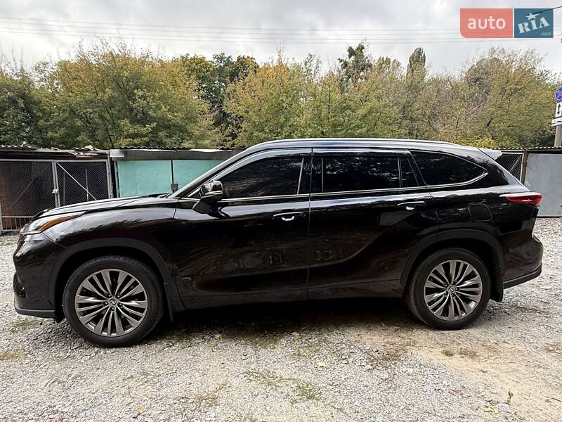 Внедорожник / Кроссовер Toyota Highlander 2020 в Киеве