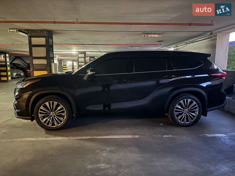 Внедорожник / Кроссовер Toyota Highlander 2020 в Киеве