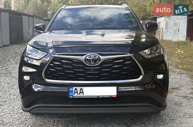 Позашляховик / Кросовер Toyota Highlander 2020 в Києві