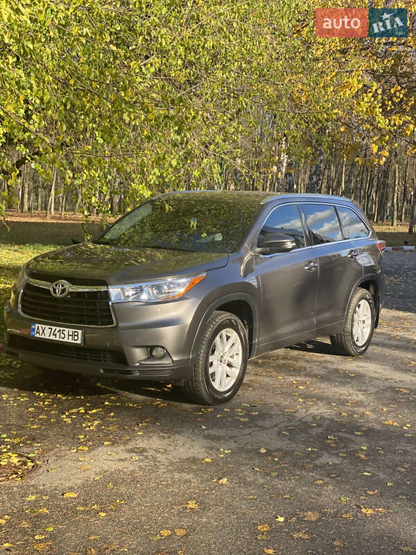Внедорожник / Кроссовер Toyota Highlander 2016 в 