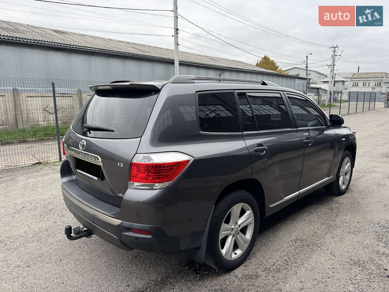 Внедорожник / Кроссовер Toyota Highlander 2011 в Киеве