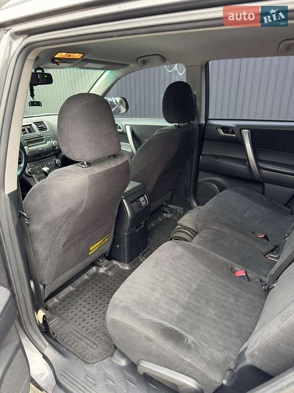 Внедорожник / Кроссовер Toyota Highlander 2011 в Киеве